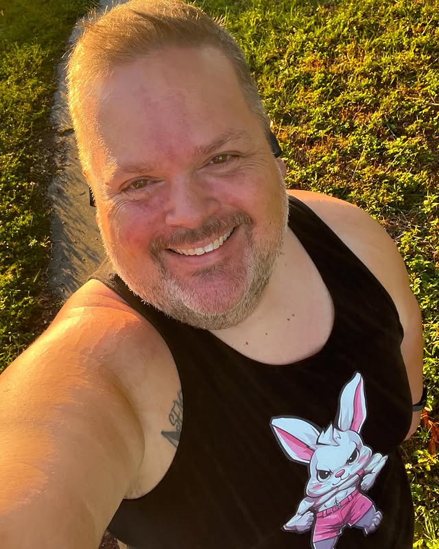 walkingwithjulius wearing Hunky Tops