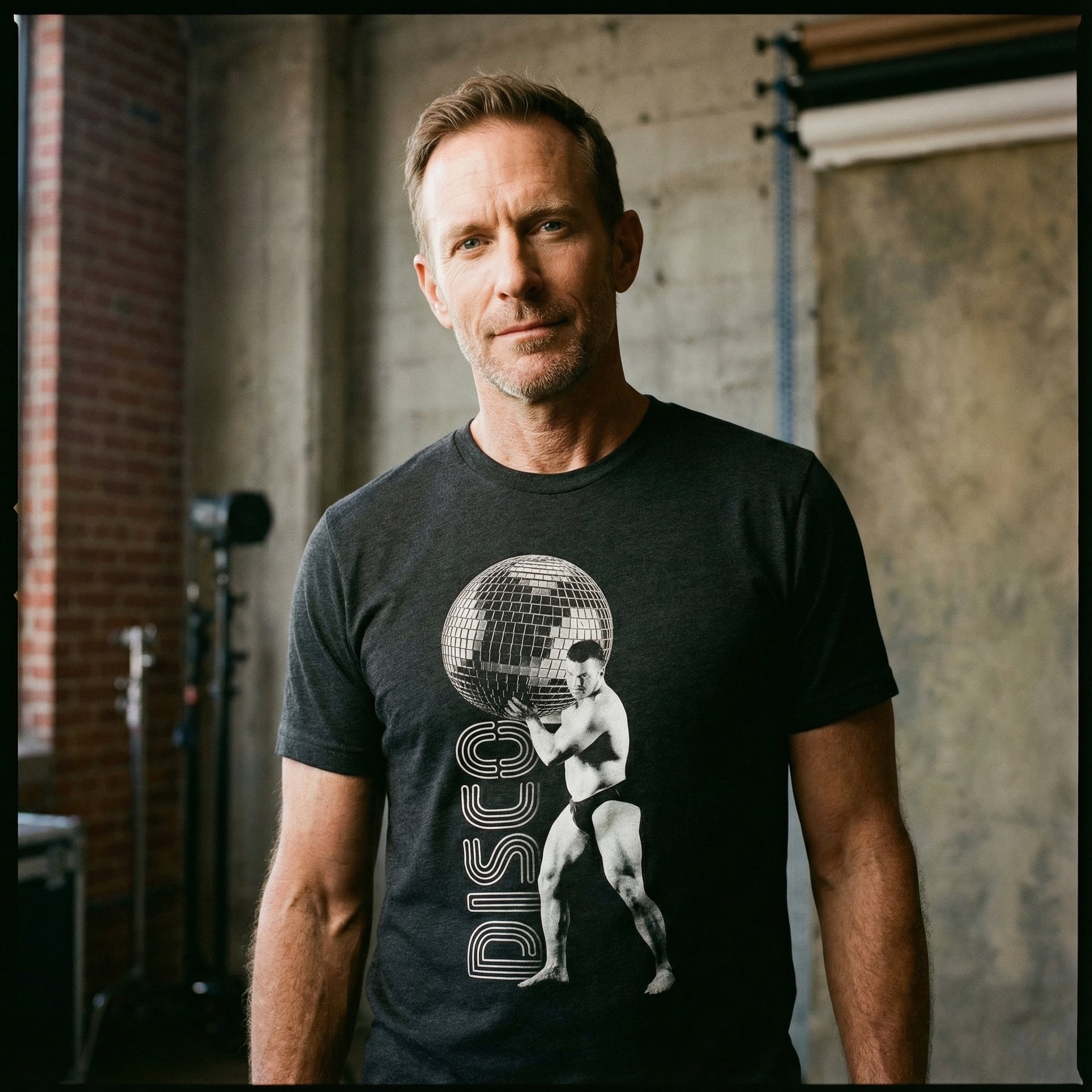 "Disco Strong" T-Shirt #color_Dark Grey