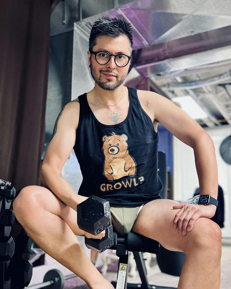 FluffyGrizzly2 wearing Hunky Tops