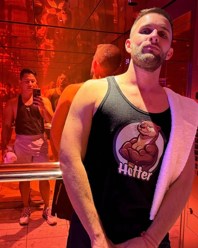 kylemason26 wearing Hunky Tops
